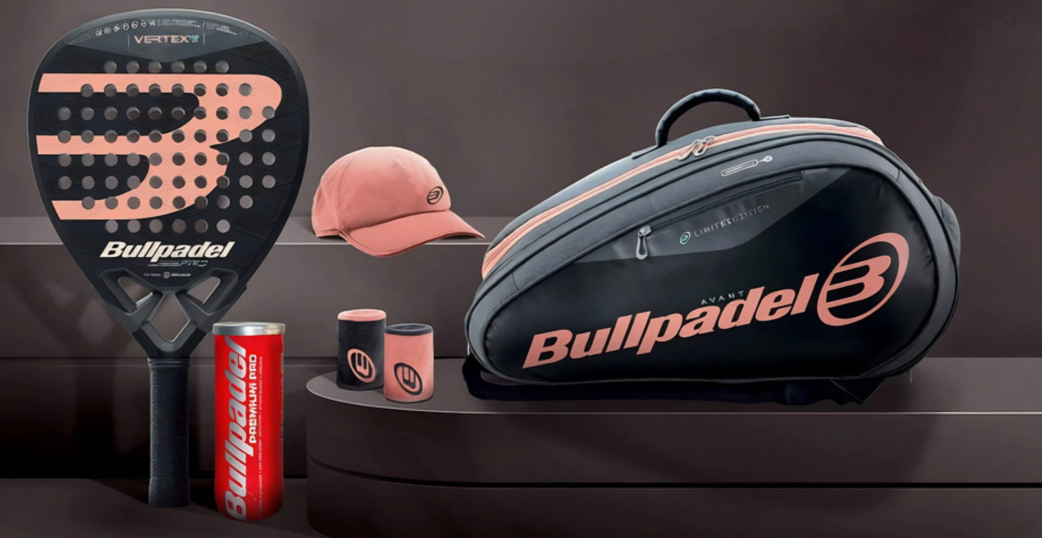Racchetta da padel Bullpadel Vertex a forma di diamante, vista frontale su sfondo neutro